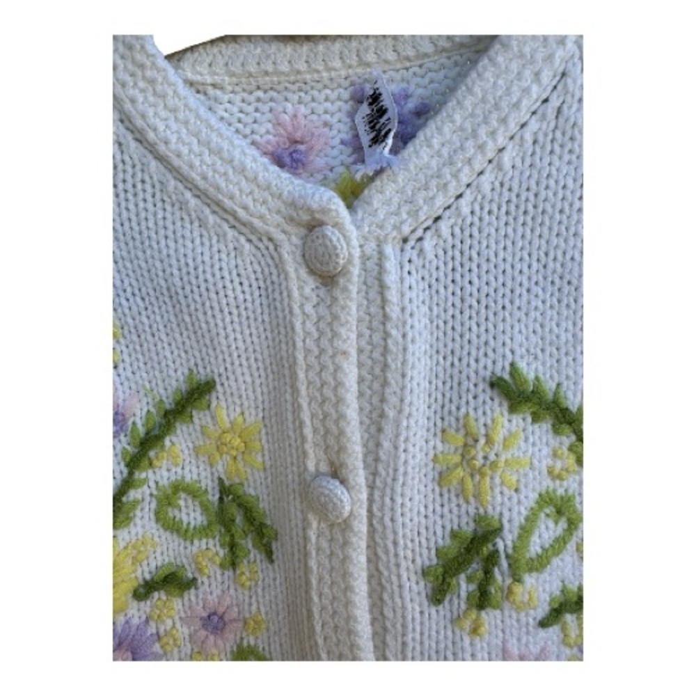 Vintage White Floral Embroidered Knit Cardigan Cottagecore Sweater M - Picture 8 of 10
